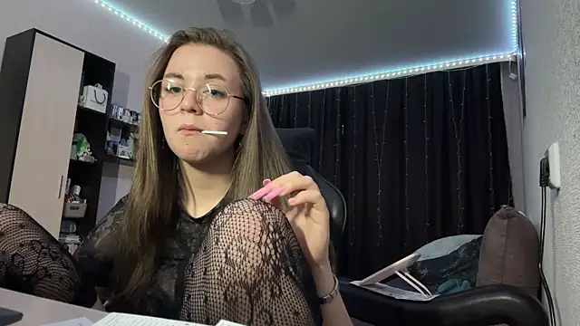 KrystalCarabine's Live XXX Chat