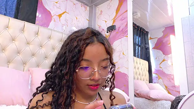 Chatroom XXX en direct de angeline_scot