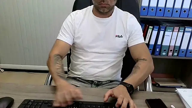 Evasionee XXX чат на живо