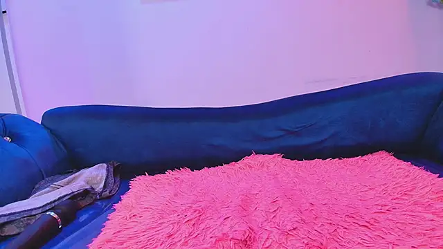 Maddie_T18's Live XXX Chat
