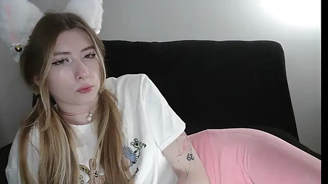 ErikaShyy Chat XXX in diretta