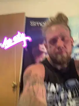 Smokebluntafterblunt's Live XXX Chat