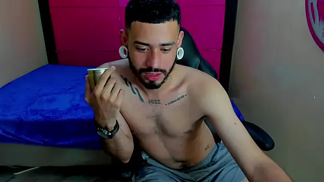 BrunoCarzon লাইভ XXX চ্যাট