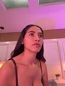 Chat +18 de JuliaaVega ao vivo
