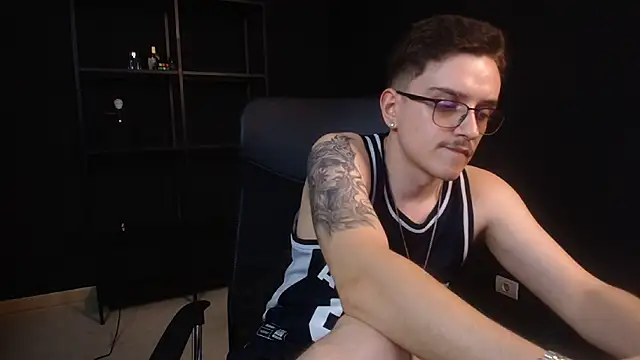 FelixStarkk 现场XXX聊天