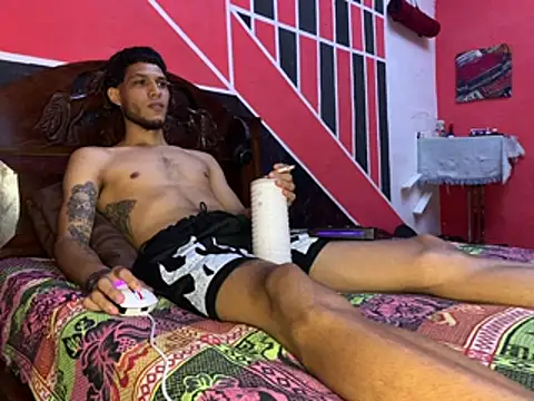 tanned_boy Chat XXX in diretta
