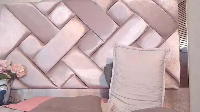 Ashleyroberst Adlı Modelin Canlı XXX Sohbeti