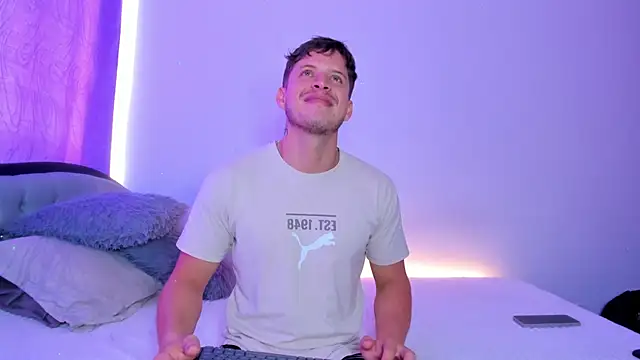 Czat XXX na żywo – johnycooper08