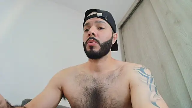 tommel_bailey élő XXX-chatje