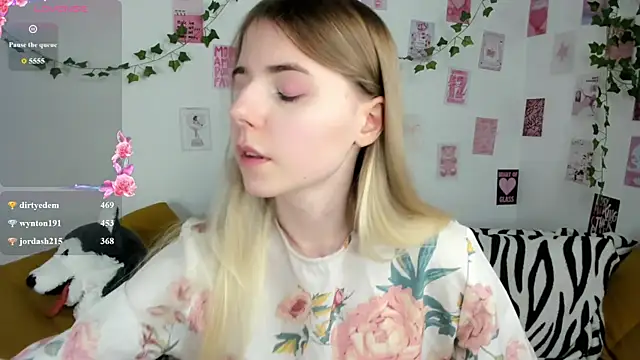 Chat +18 de Honey_Lia ao vivo