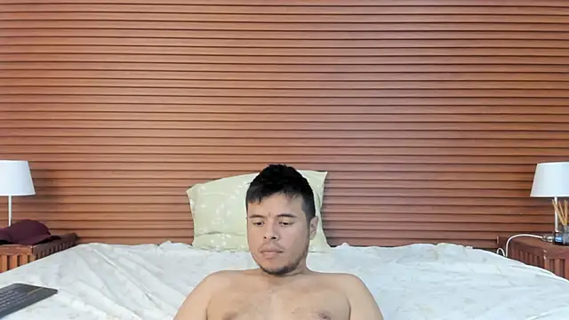 DeepandCurvy live XXX chat