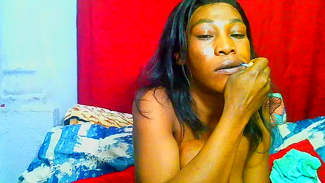 Chatroom XXX en direct de freaky_naughty