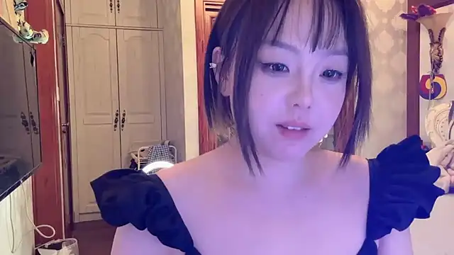 LongLongQueen live XXX chat