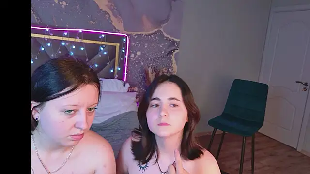 RuthHalll élő XXX-chatje