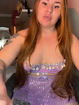 RedFoxQueen live XXX chat