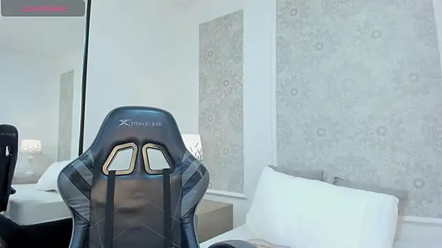 desireee_'s Live XXX Chat