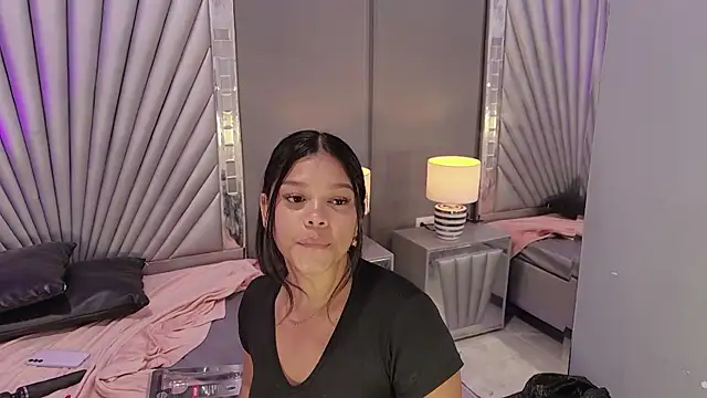 HatsaJones live XXX chat