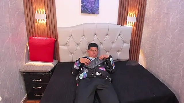 Tony_Zackk Live XXX-Chat