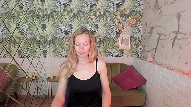 NancyGrace Adlı Modelin Canlı XXX Sohbeti