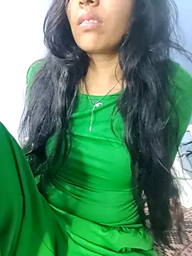 Koziekylie Adlı Modelin Canlı XXX Sohbeti