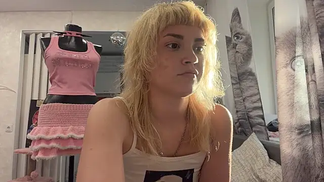 FreedaDeloach Chat XXX live