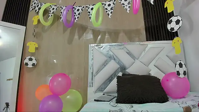 Chat +18 de Nina_vegas ao vivo