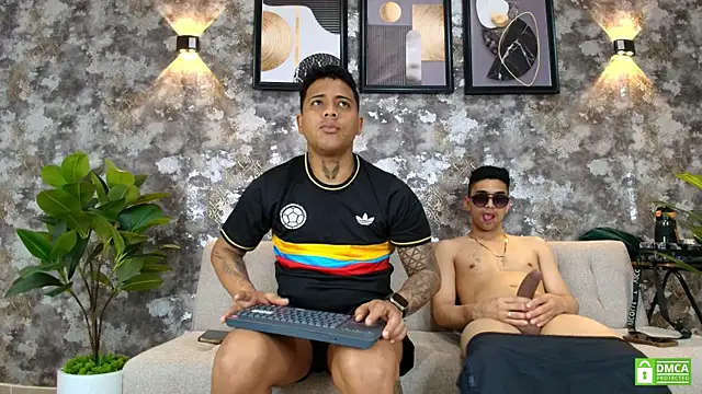 Chat XXX en directo de Alejandro_and_Deiby