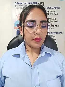 Chat +18 de MAYE__13 ao vivo