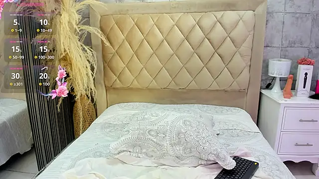 Chatroom XXX en direct de CleoFoxxx_