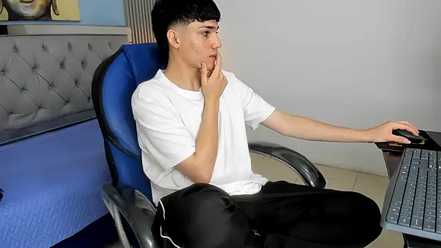 Chat +18 de SamBlack_ ao vivo