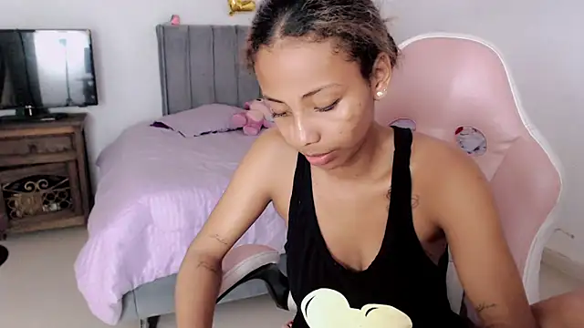 linda_brown_'s Live XXX Chat