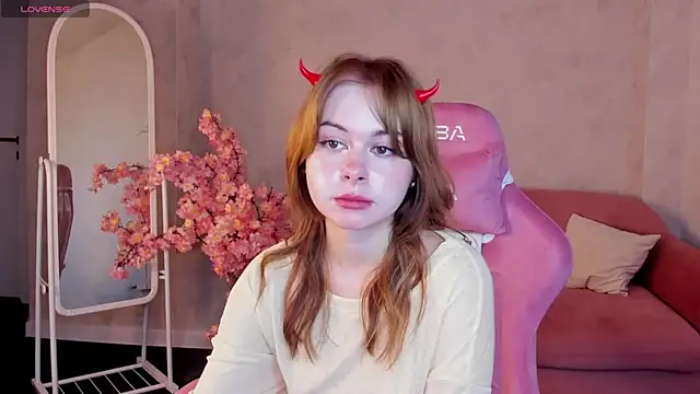 Monica_Alvarez élő XXX-chatje