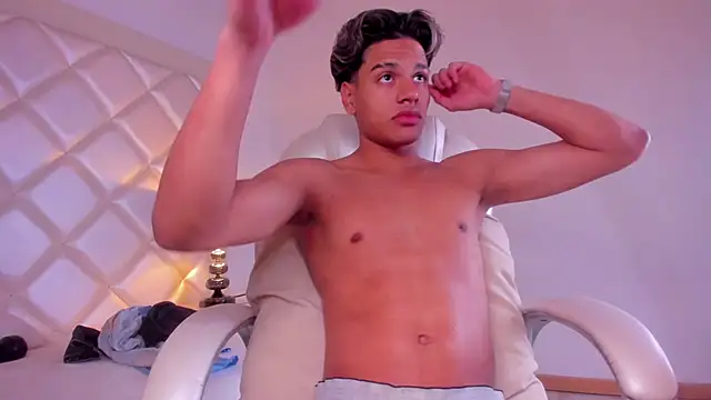 MarcoDeluxxe Live XXX-Chat