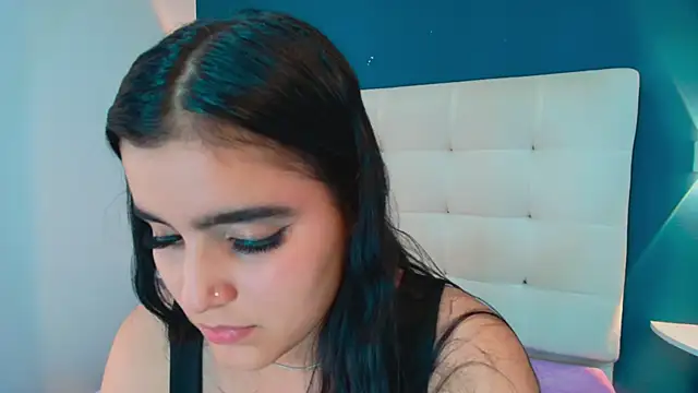 Chatroom XXX en direct de MiaaCarter_