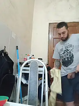 Chat +18 de matvaz21cm ao vivo
