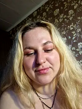 Chatroom XXX en direct de LianaJu