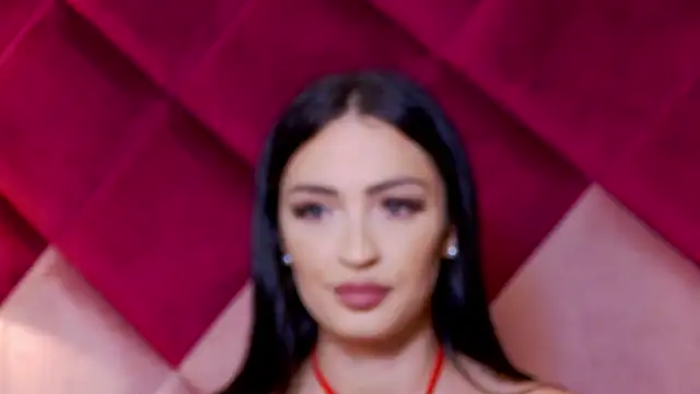 VictoriaLanes' Live XXX Chat