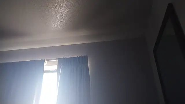 SparklesB1tch 现场XXX聊天