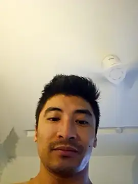 Lokomo32's Live XXX Chat