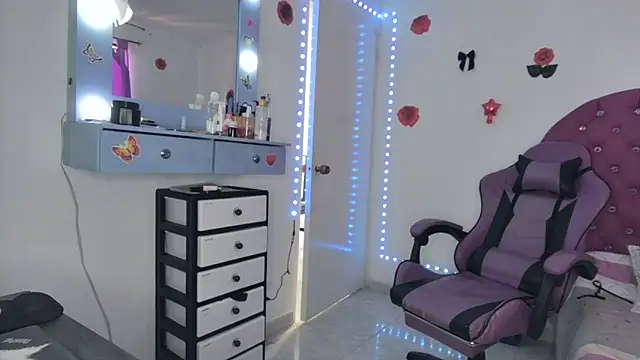 دردشة soffy_rosses الجنسية المباشرة