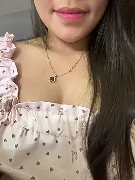 Bella_7777's Live XXX Chat