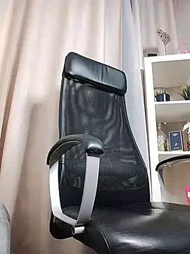 MickeQuinee XXX чат на живо