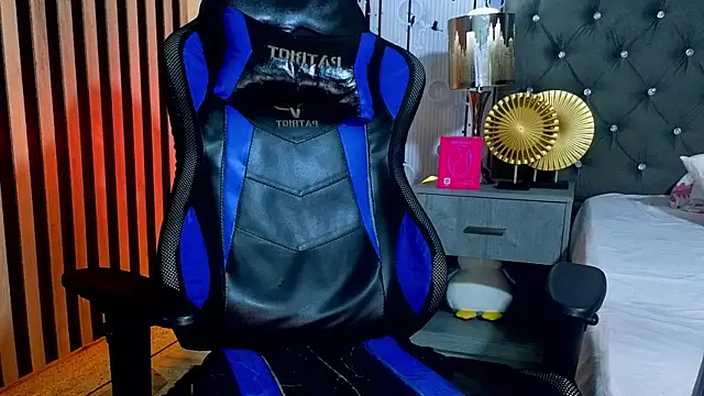 Chat XXX en directo de Simon_Rz