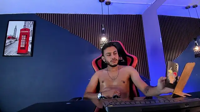 Boss_Domiinator Adlı Modelin Canlı XXX Sohbeti