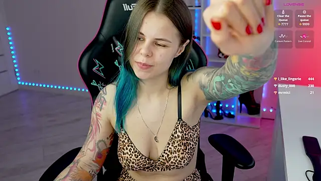QueenAliceX – Naživo XXX chat