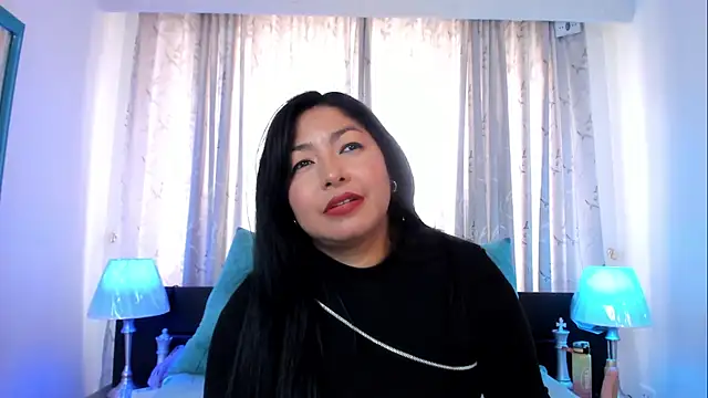 Chat +18 de Victoria_kim_lee ao vivo
