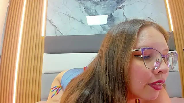 LEYNABRAUNのライブXXXチャット