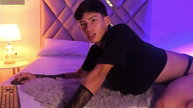 XXX chat uživo modela Baby_noahtt