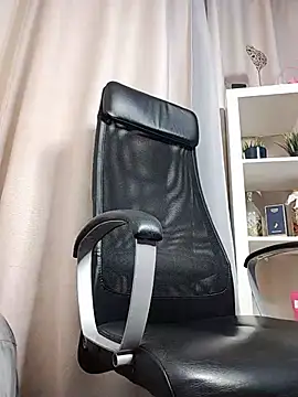 MickeQuinee XXX чат на живо