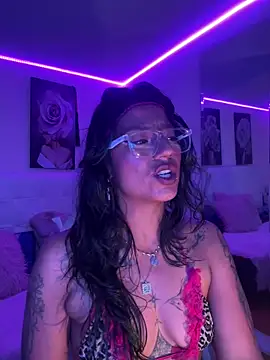Chatroom XXX en direct de SamathaMay